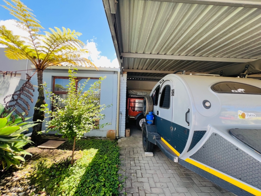 3 Bedroom Property for Sale in Loerie Park Western Cape